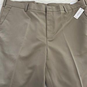 Van Heusen Traveler Slacks 44x32